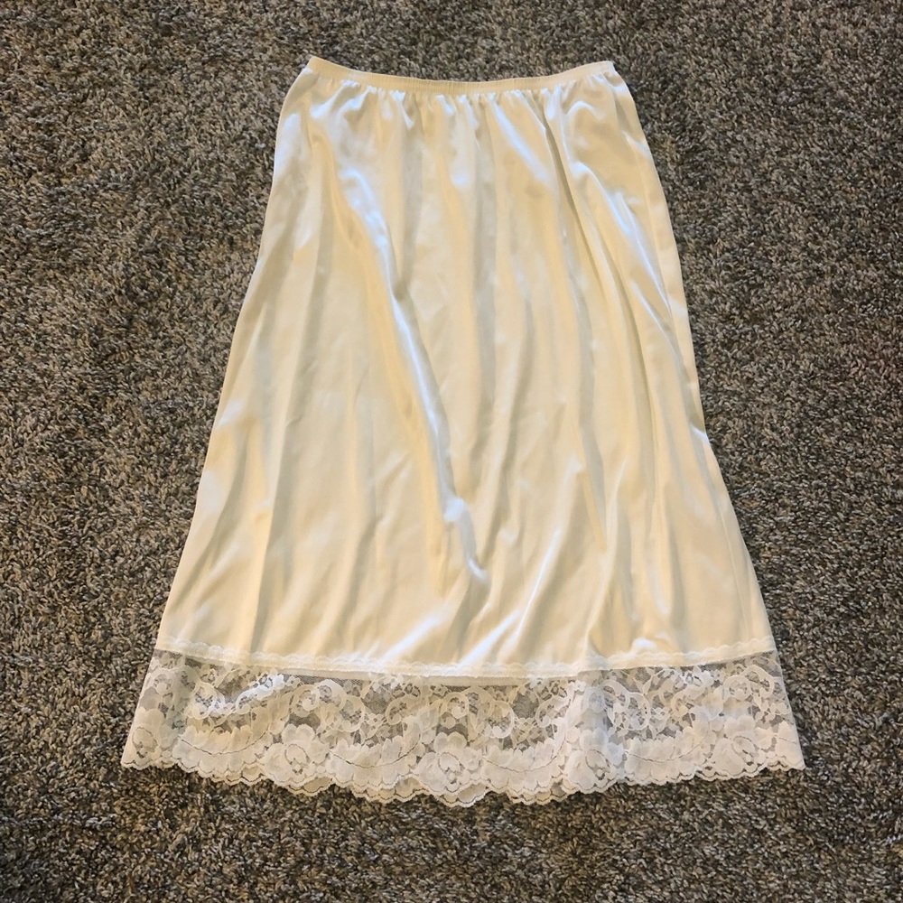 Ivory skirt extender